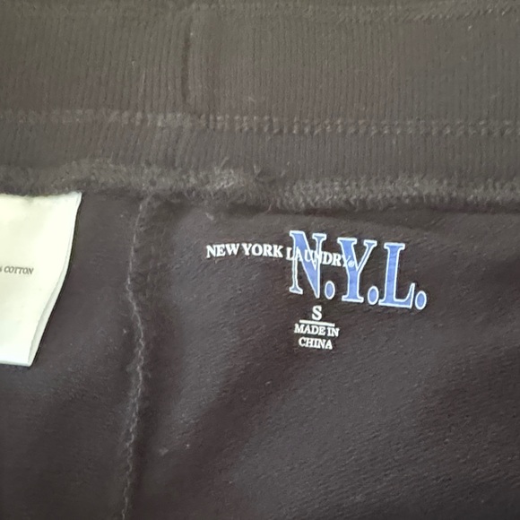 Stylish Black Drawstring Capris - Picture 7 of 9